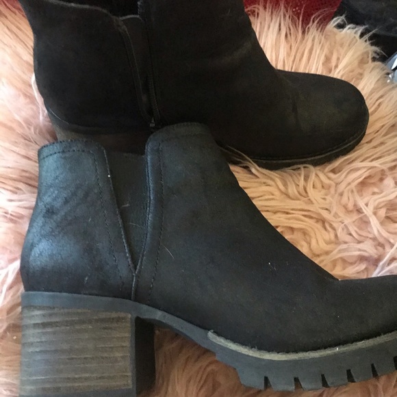 Carlos Santana Ankle Boots - Picture 2 of 3